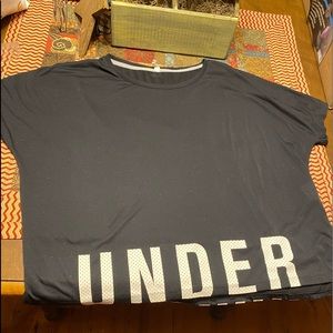 Black under Armour tee
